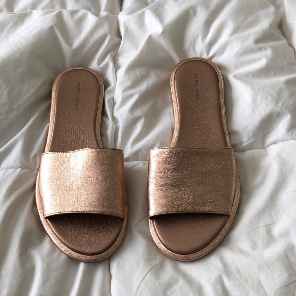 *NWT* Pure Navy Rose Gold Sandals